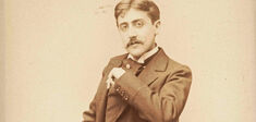 “Marcel Proust. Un roman parisien” : place de la madeleine