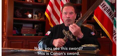 Quand Arnold Schwarzenegger dégaine l’épée de Conan contre Trump