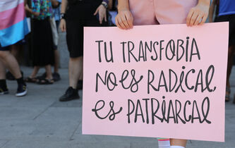 Elizabeth Duval : “Personne ne demande à une femme avant de la harceler ce que disent ses papiers d’identité”