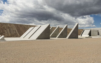 Promenons-nous dans le “land art”