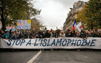 Islamophobie : des origines aux débats