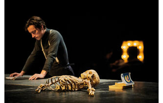 “Hamlet à l’impératif !”. Qui est là ?