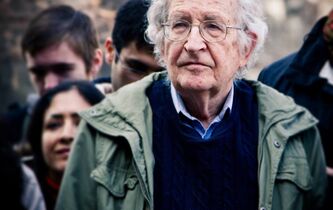 Quand l’Assemblée nationale remballe Noam Chomsky