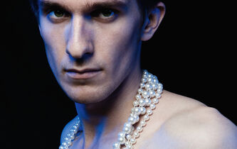 Perles pour homme. Gouttelettes de vie