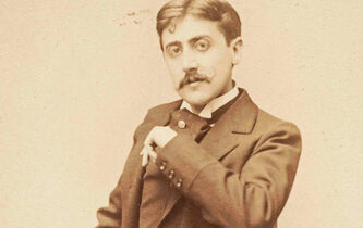“Marcel Proust. Un roman parisien” : place de la madeleine