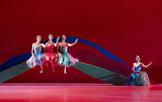 Carolyn Carlson, signer le sourire