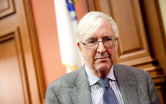 Jon Elster. « Les économistes ont tendance à croire le marché aussi omniscient que Dieu ! »  