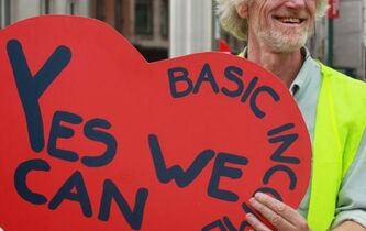 Philippe Van Parijs: “Le revenu de base permet de redistribuer une richesse qui vient du passé”