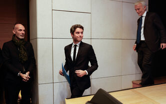 Nomination de Gabriel Attal : la jeunesse est-elle un atout en politique ?