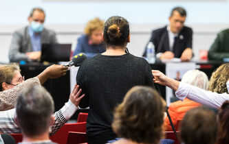 “L’inceste est une œuvre de la mort” : des réunions publiques pour libérer la parole