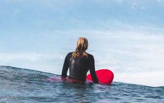 “Une vague qui pense, c’est l’âme humaine” : petite philosophie des vagues