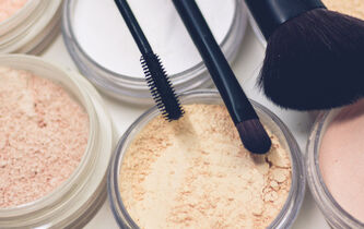 Le maquillage : vérité, mensonge… ou magie ?