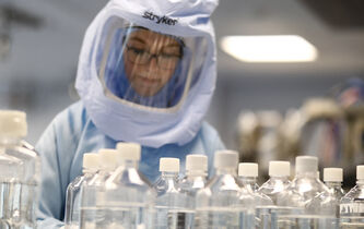 Marc Goëtzmann. Faut-il faire des vaccins Covid un bien commun ?