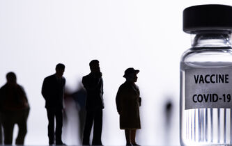 Stratégie vaccinale : un tirage au sort opportun ou opportuniste ?