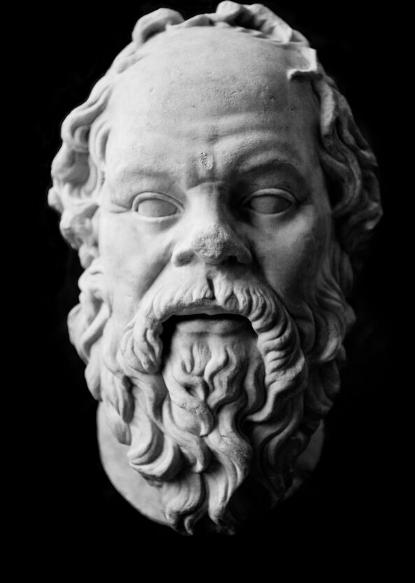 Tête de Socrate en marbre, musée du Louvre. Œuvre romaine du Ier siècle, peut-être copie d'un bronze perdu de Lysippe.